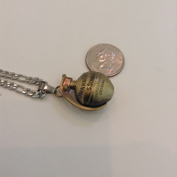 🆕3D Grenade Pendant - Picture 2 of 4